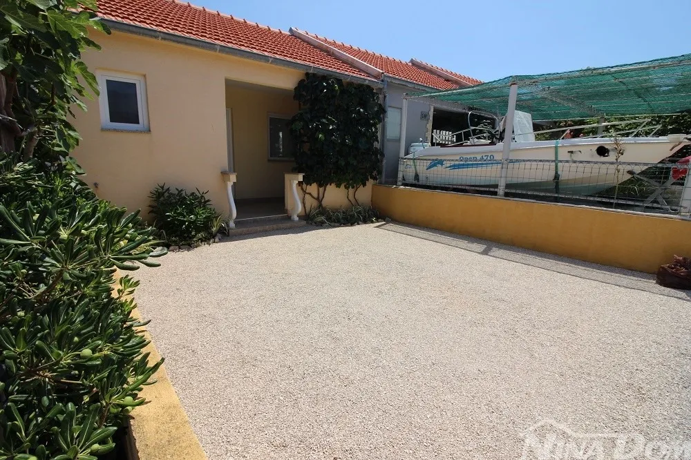 Apartman uz more na Viru – 190 m od plaže! - Vir, Vir