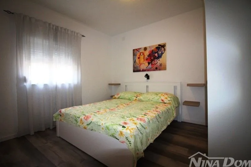 kuća vir dvojnica s tri apartmana - slika 23