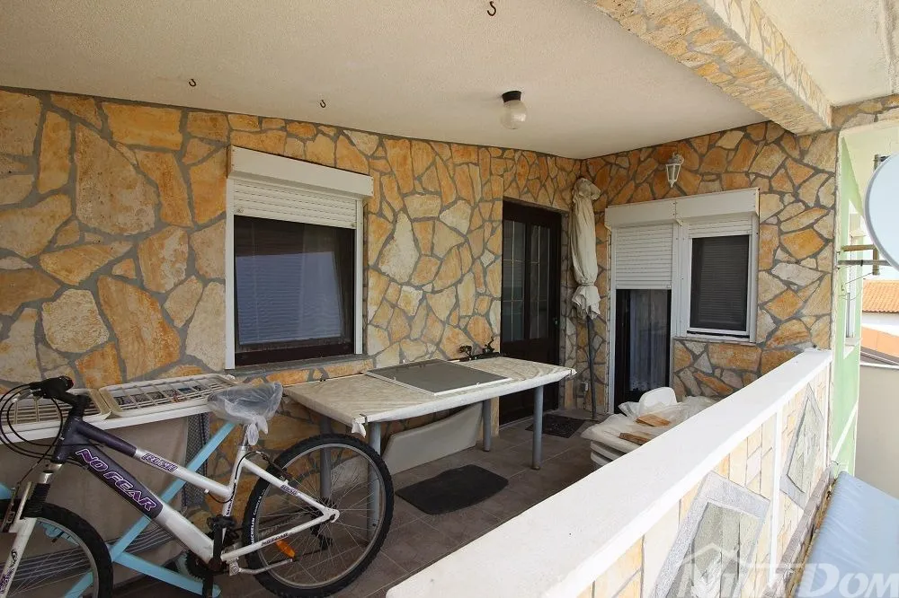 dvojna kuća s dva apartmana 50 metara do mora. - slika 11