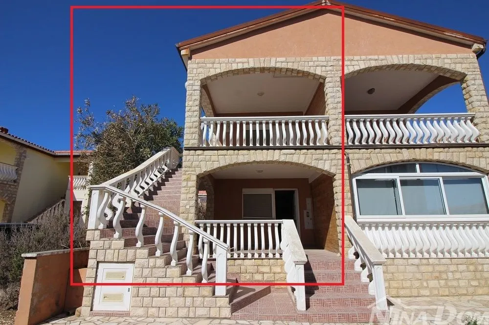 Kuća dvojnica s dva lijepa odvojena apartmana 50 metara do mora. - Vir, Vir