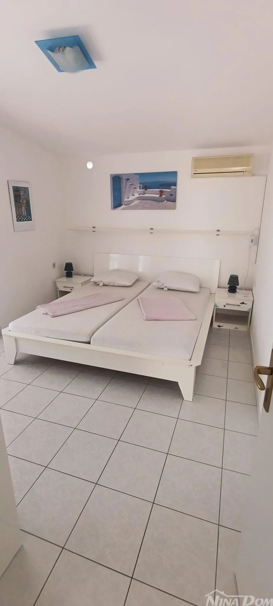 južna strana 90 met.do mora apartmanska kuća s dvorištem - slika 21