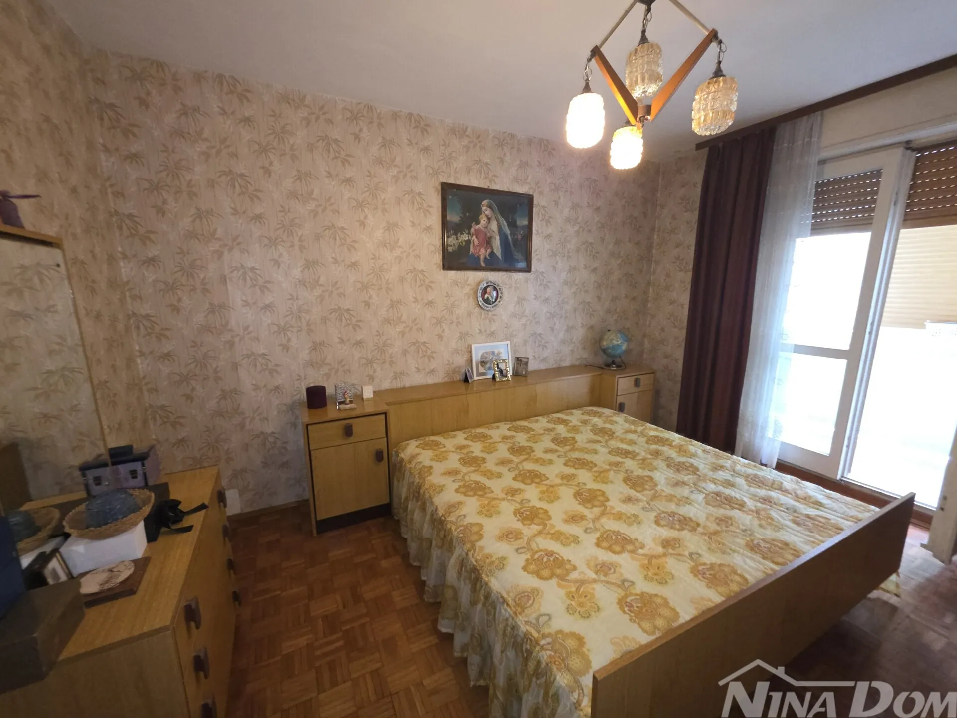 dvosoban stan u srcu zadra – savršena lokacija! - slika 8