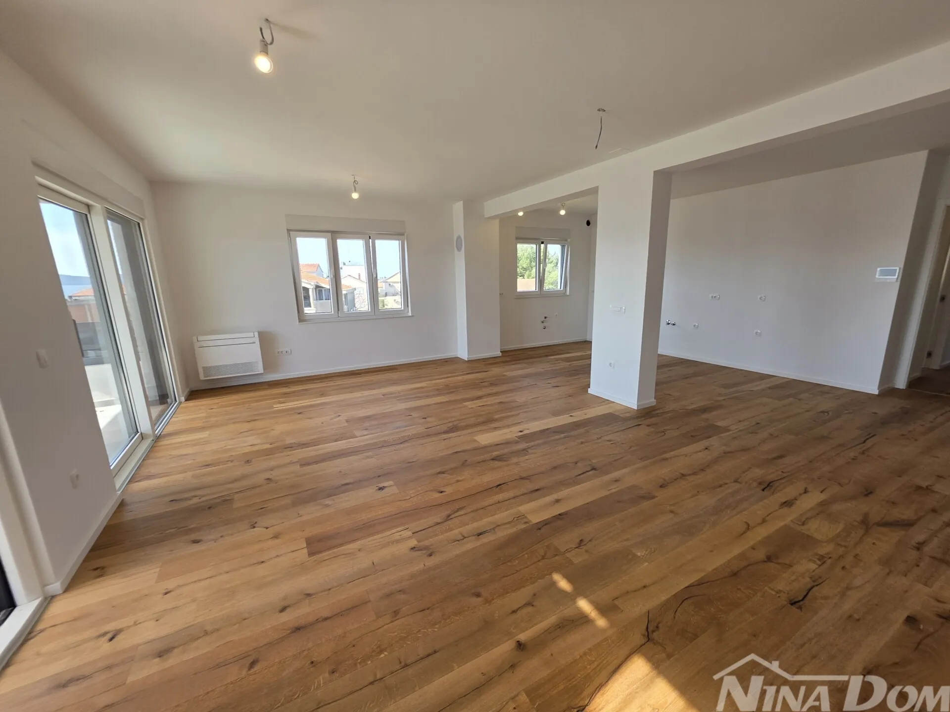luksuzni penthouse 177m² s pogledom na more – 50m od plaže, sukošan - slika 3