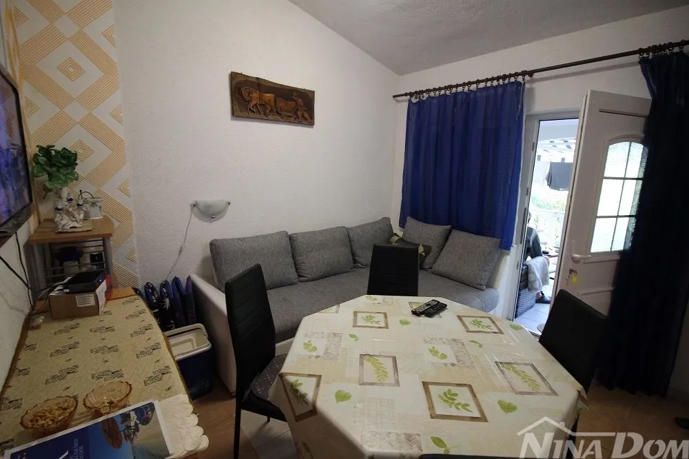 apartman južna strana, etažirano s vodom i kanalizacijom., - slika 7