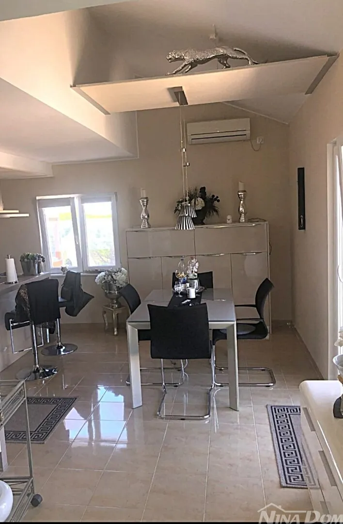 vir dalmacija 60 metara do mora apartman 102 m2 - slika 26