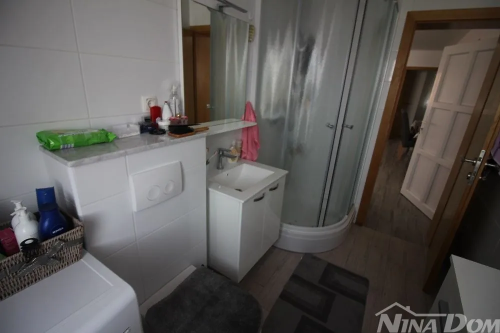apartman na prvom katu s pripadajućom okućnicom. - slika 7
