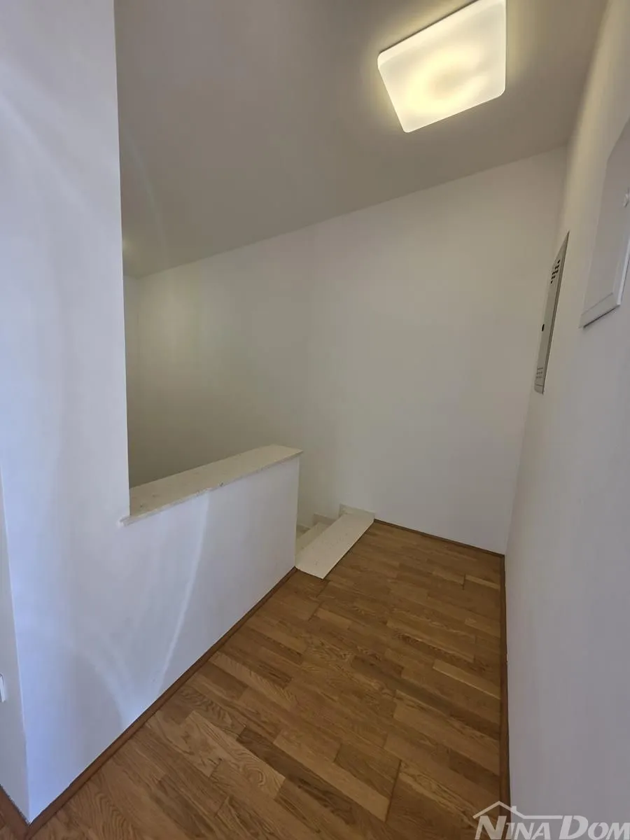 prodaja dvoetažni trosobni stan sa garažom - slika 23