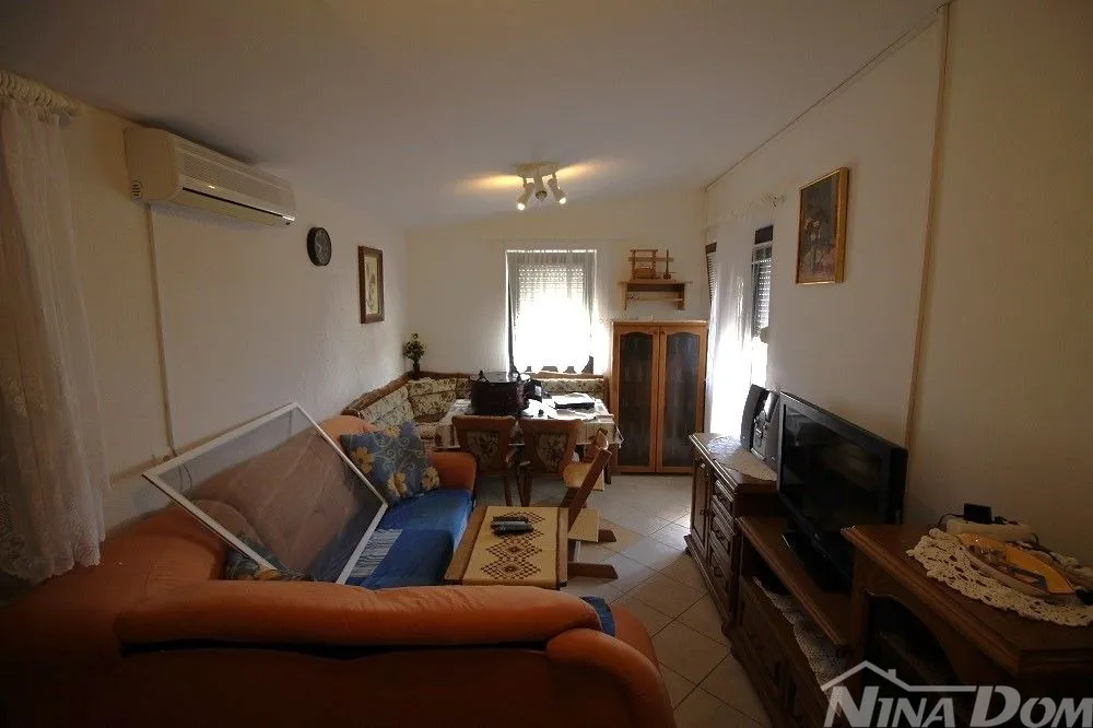 dvojna kuća s dva apartmana 50 metara do mora. - slika 17