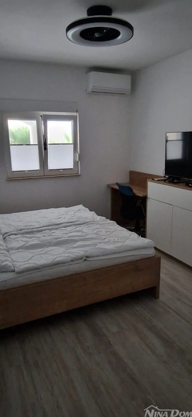 nekretnina s velikom okućnicom,teniskim terenom,bazenom, 45 m od mora - slika 27