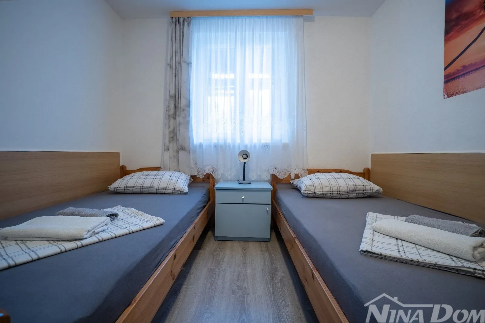 apartmanska kuća s prostranom okućnicom. - slika 10