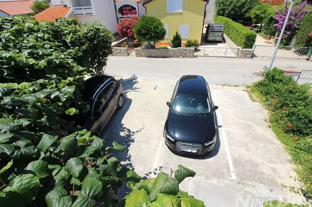 dva apartmana južna strana otoka vira - slika 19