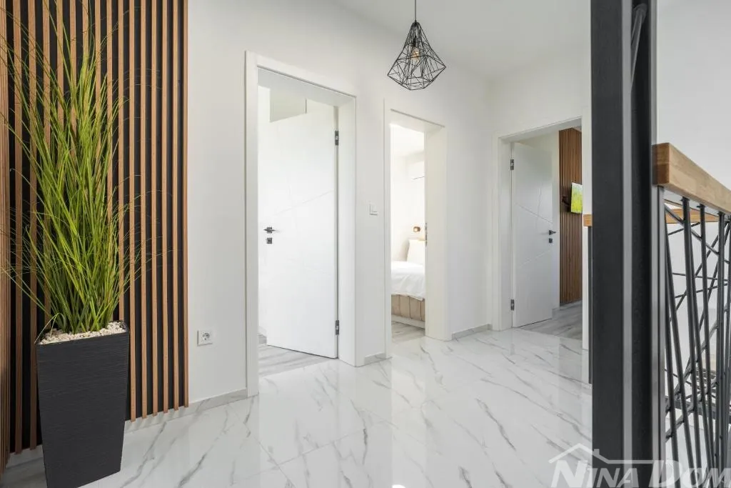 moderna dvojna kuća s bazenom- privlak dalmacija - slika 28