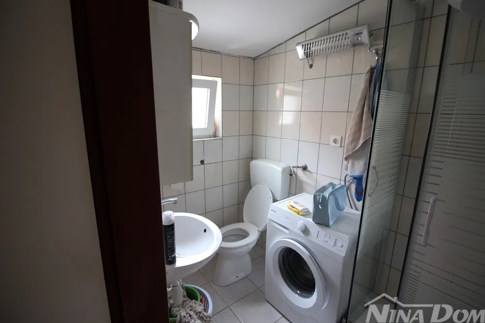 apartman na katu s tri spavaće sobe - slika 6