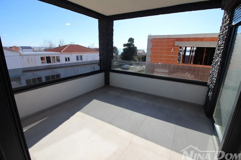 novogradnja, lijepo uređeni apartmani južna strana - slika 5