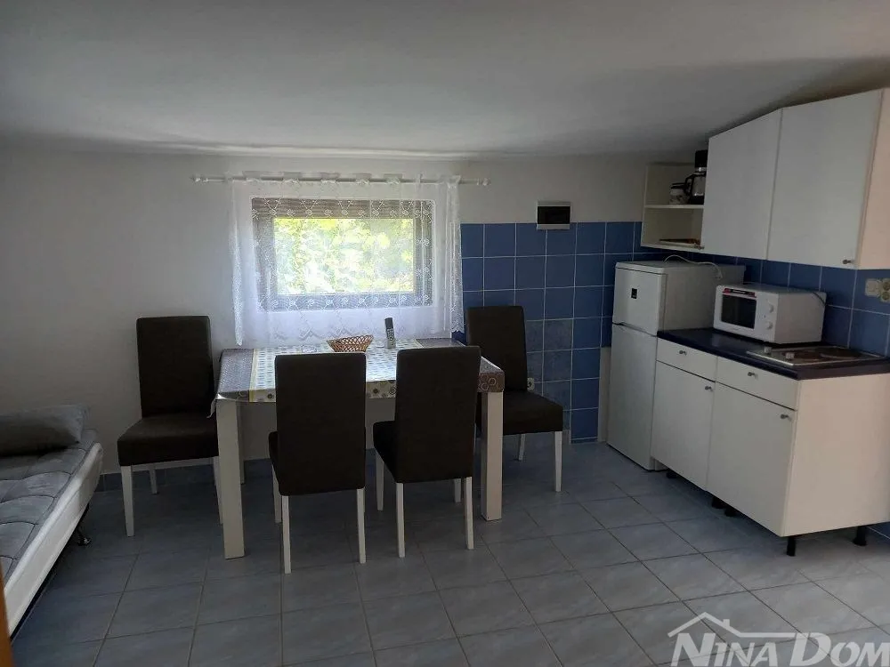 nekretnina s 4 apartmana - slika 20