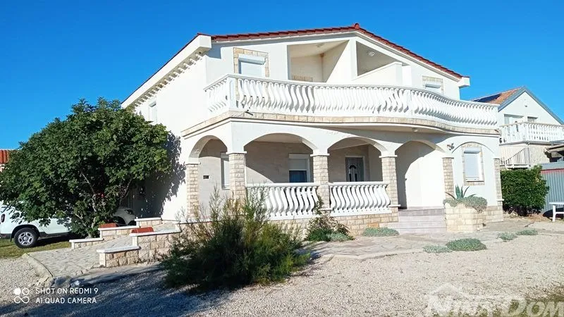 kuća vir prvi red do mora 3 stana - slika 22