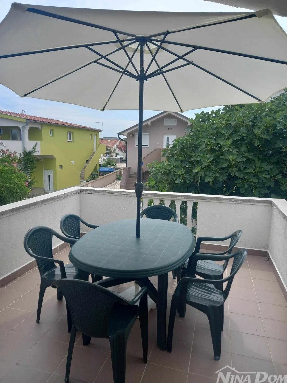 nekretnina s 4 apartmana - slika 7