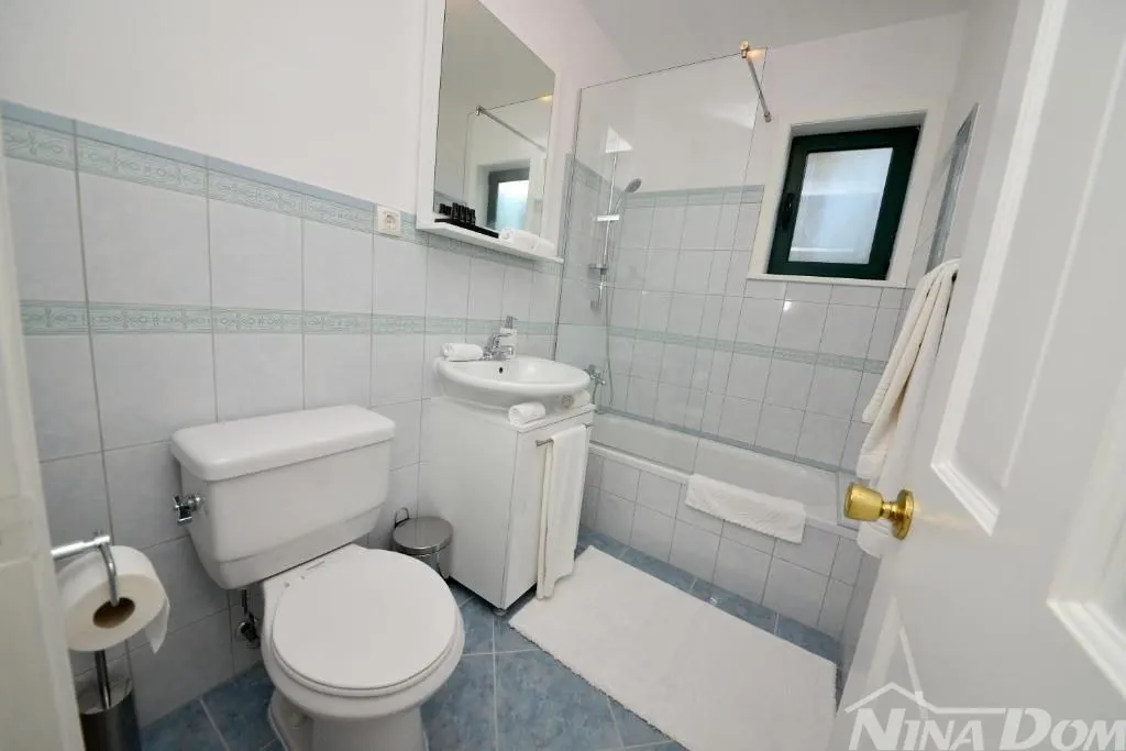 luksuzna villa sa bazenom ! 2 red do mora ! ekskluzivna lokacija - slika 6