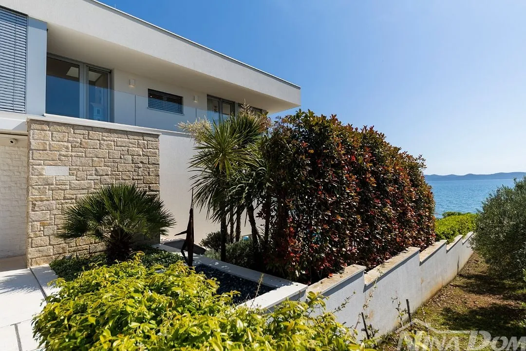 ekskluzivna luksuzna vila u 1. redu do mora zadar, dalmacija - slika 7