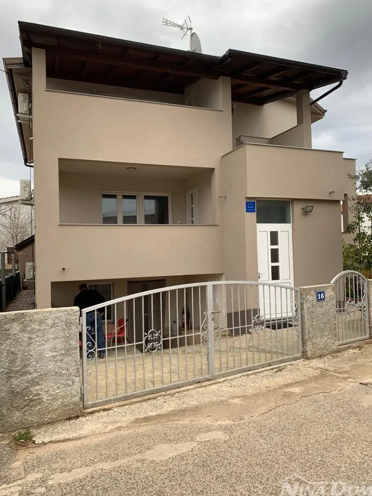 nekretnina s 5 stambenih jedinica 800 met do jadro plaže - slika 28