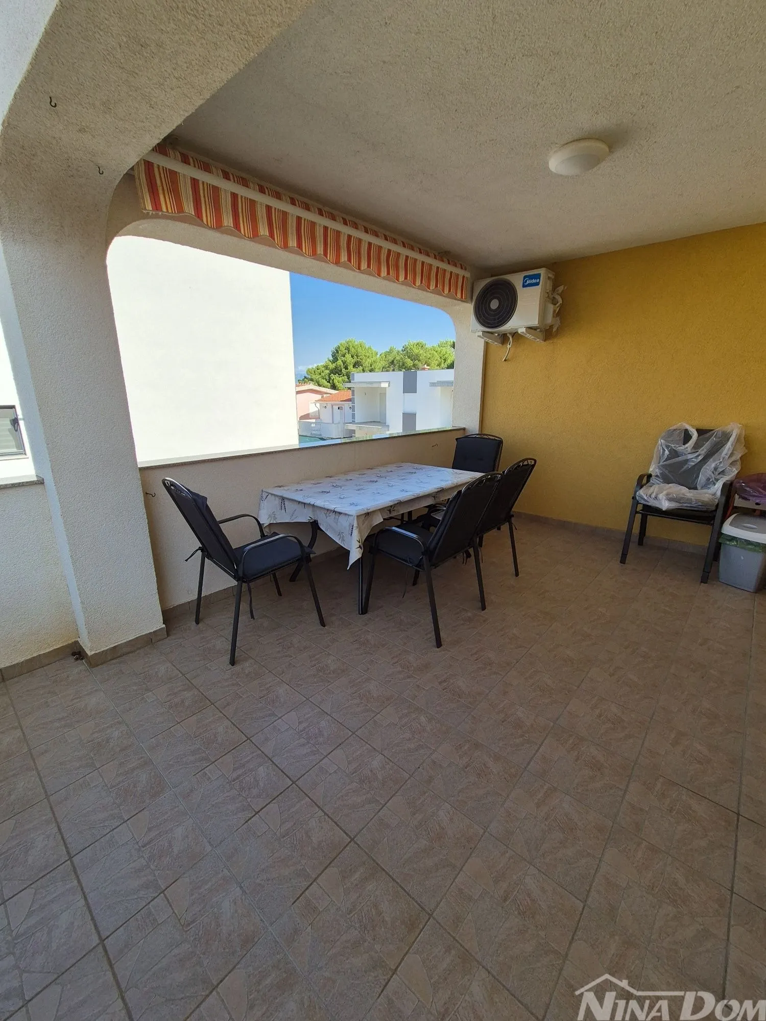 apartman 1 kat, južna strana 50 met.do mora s pogledom na more - slika 5