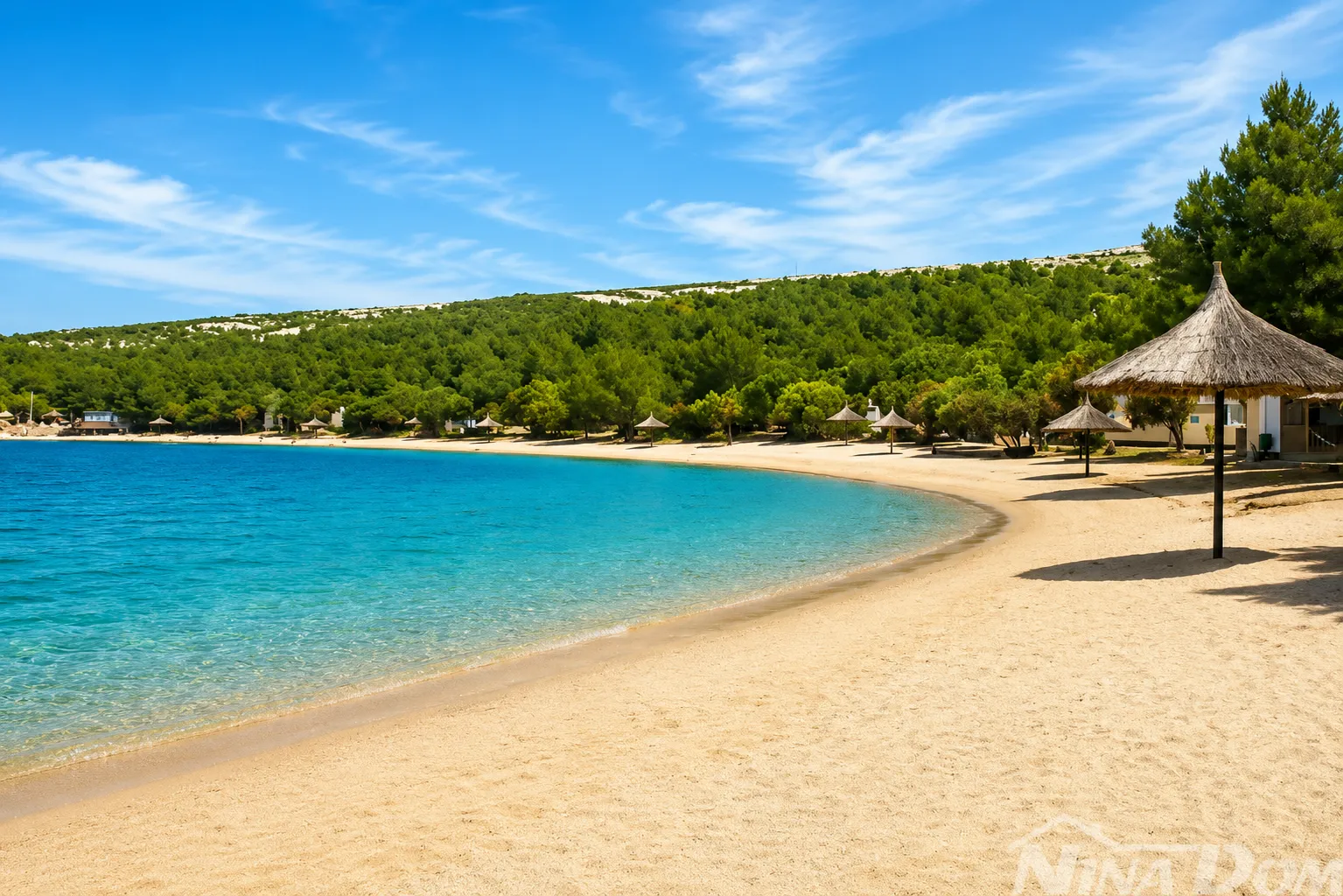 LJUBAČ - DALMACIJA- GRAĐEVINSKO ZEMLJIŠTE 70 m OD MORA I PLAŽE - Ljubač, Ražanac