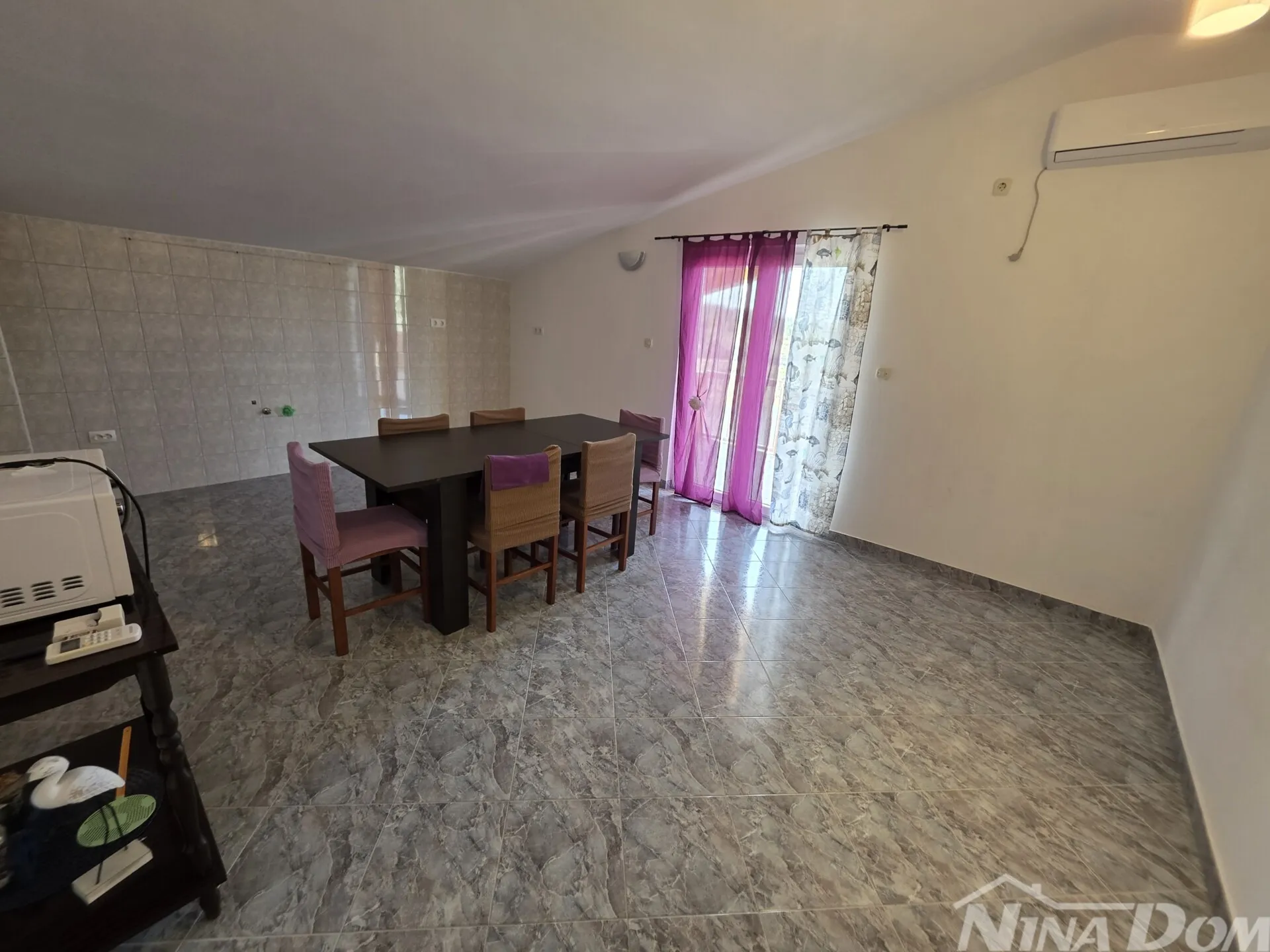 kuća u prvom redu do mora – otvoreni pogled, 8 soba! - slika 17
