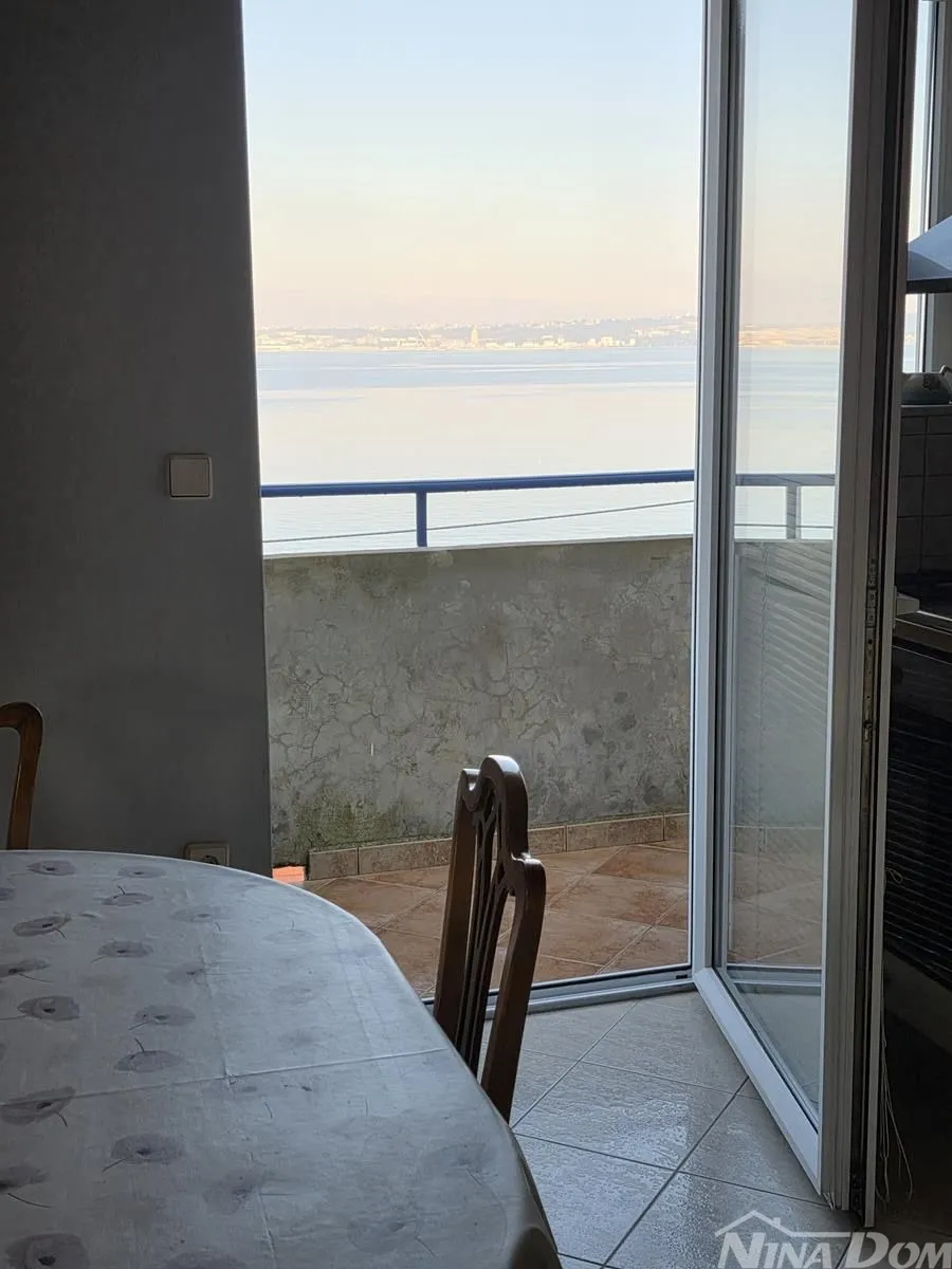 kali kuća sa tri odvojena stana i panoramskim pogledom - slika 2