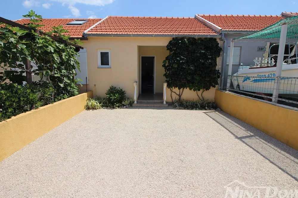 apartman uz more na viru – 190 m od plaže! - slika 13