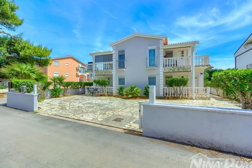 apartmanska kuća s 4 stambene jedinice, 140 met. do plaže prezida - slika 2