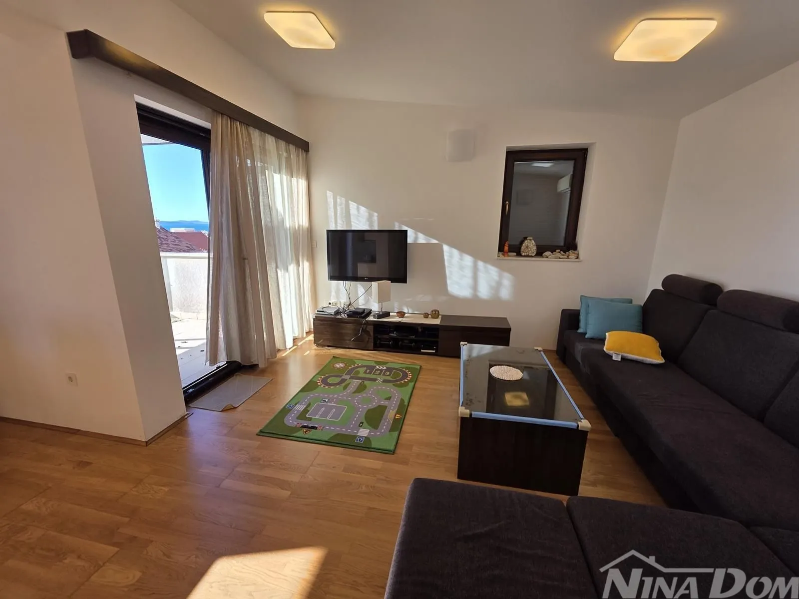 prodaja dvoetažni trosobni stan sa garažom - slika 2