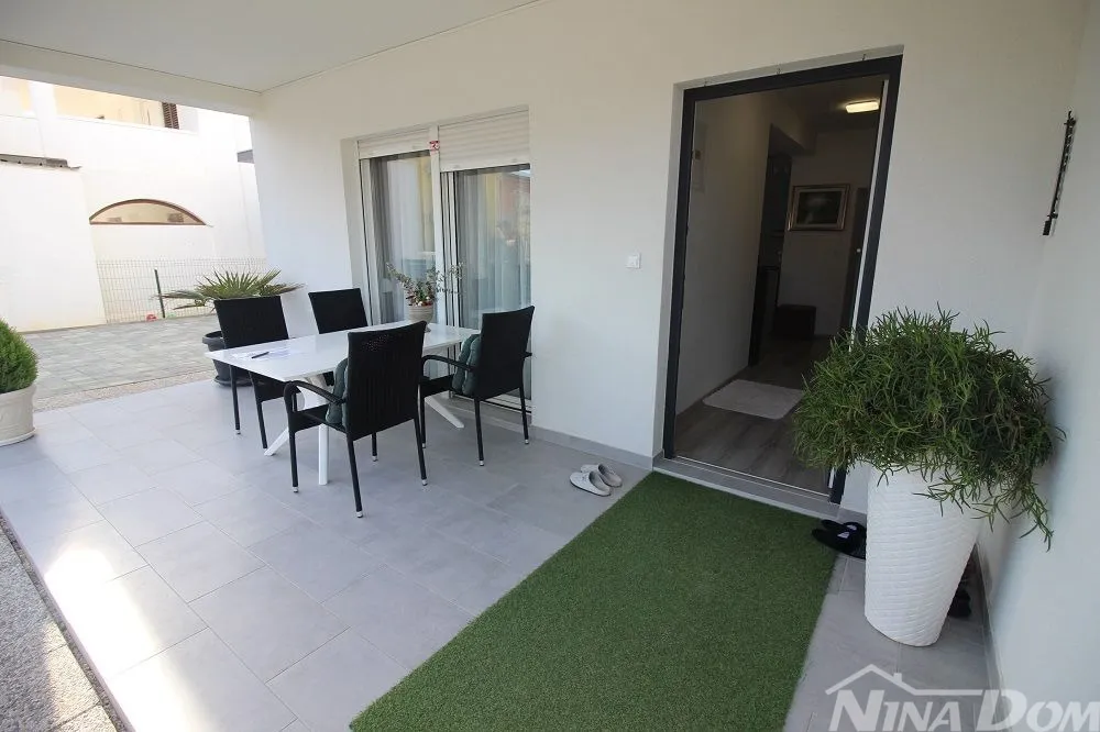 apartman u prizemlju s pomoćnim objektom. - slika 2