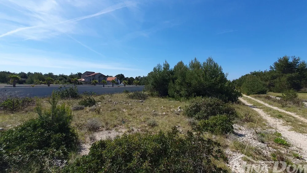 zemljište 800 m2 potrebna izrada upu plana - slika 2