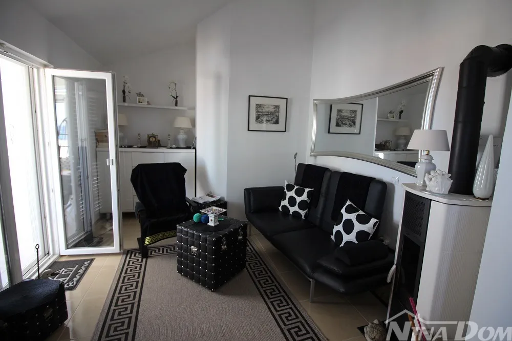 vir dalmacija 60 metara do mora apartman 102 m2 - slika 2