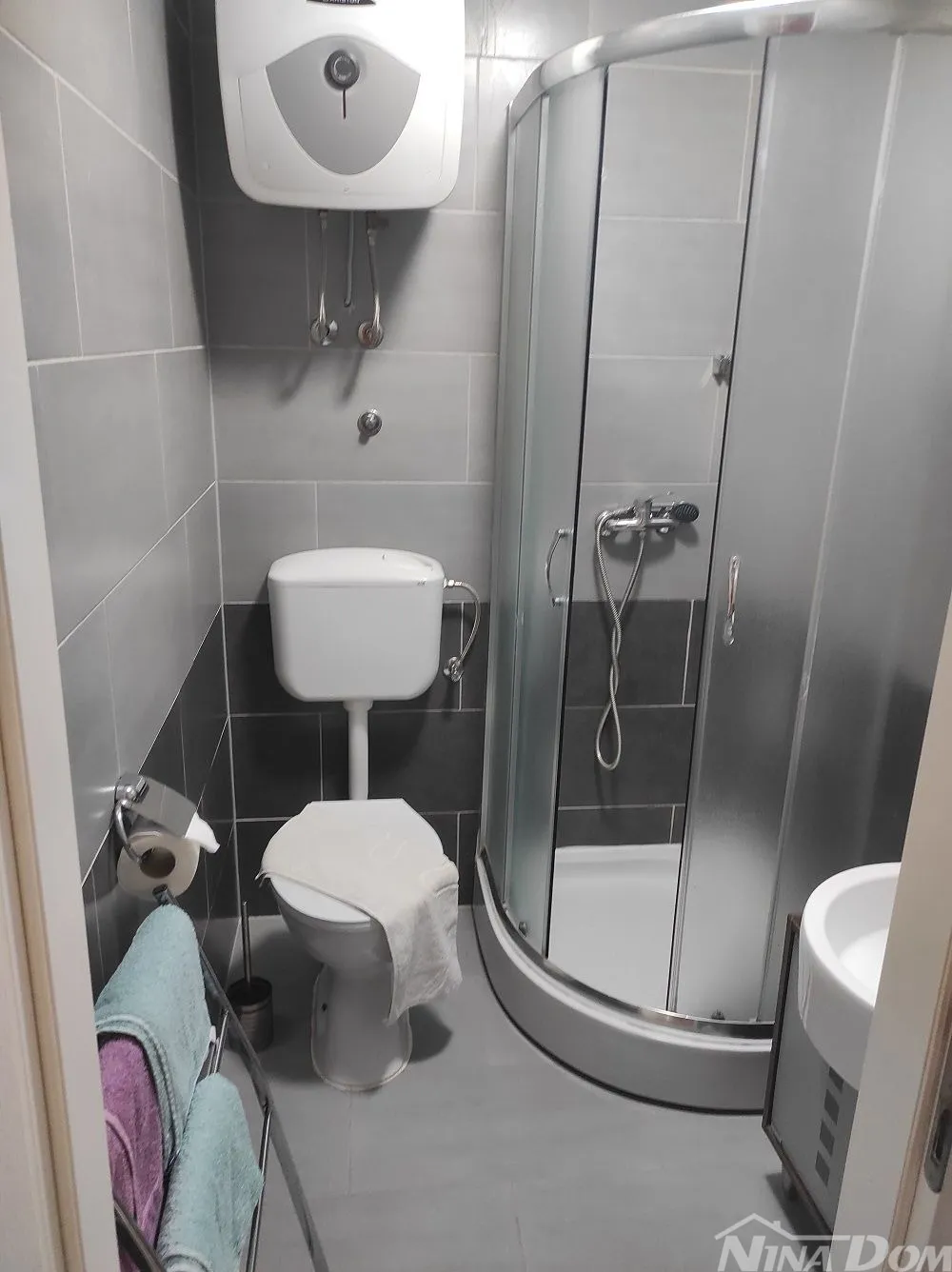 nekretnina s 4 apartmana, krovna terasa s pogledom na more i velebit. - slika 19