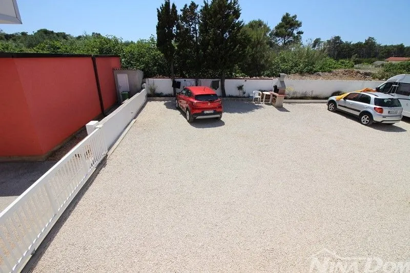 kuća vir dvojnica s tri apartmana - slika 22