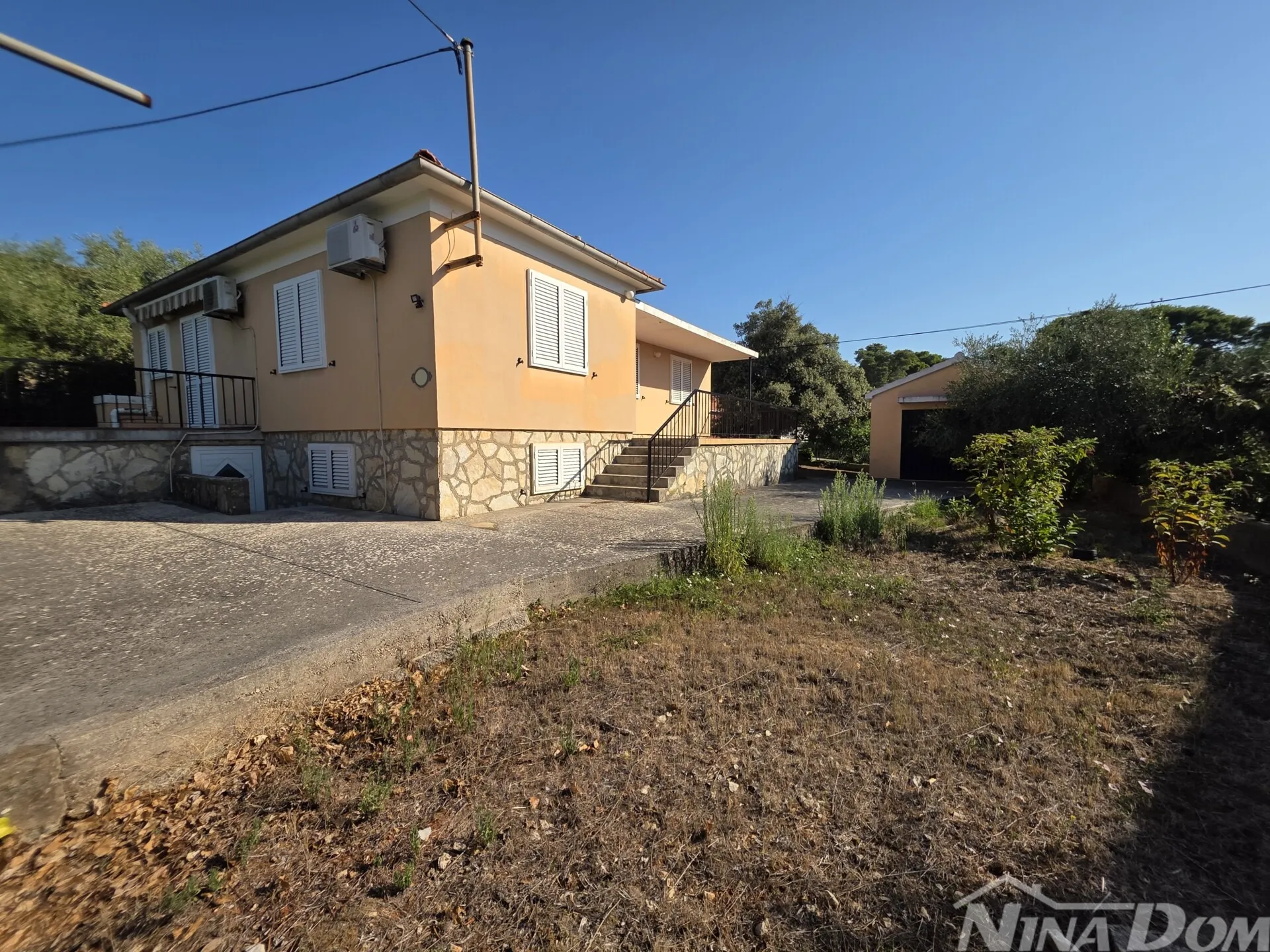 Samostojeća kuća u srcu Ugljana – 50m od centra, 200m od mora! - Ugljan, Preko