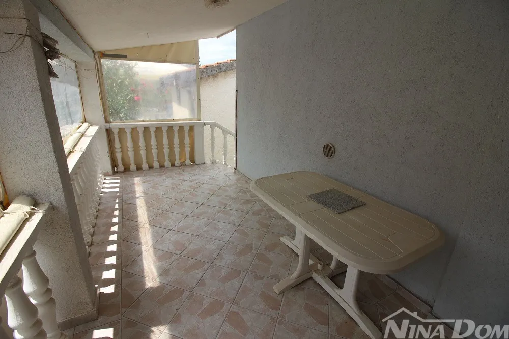 apartman na katu s tri spavaće sobe - slika 8