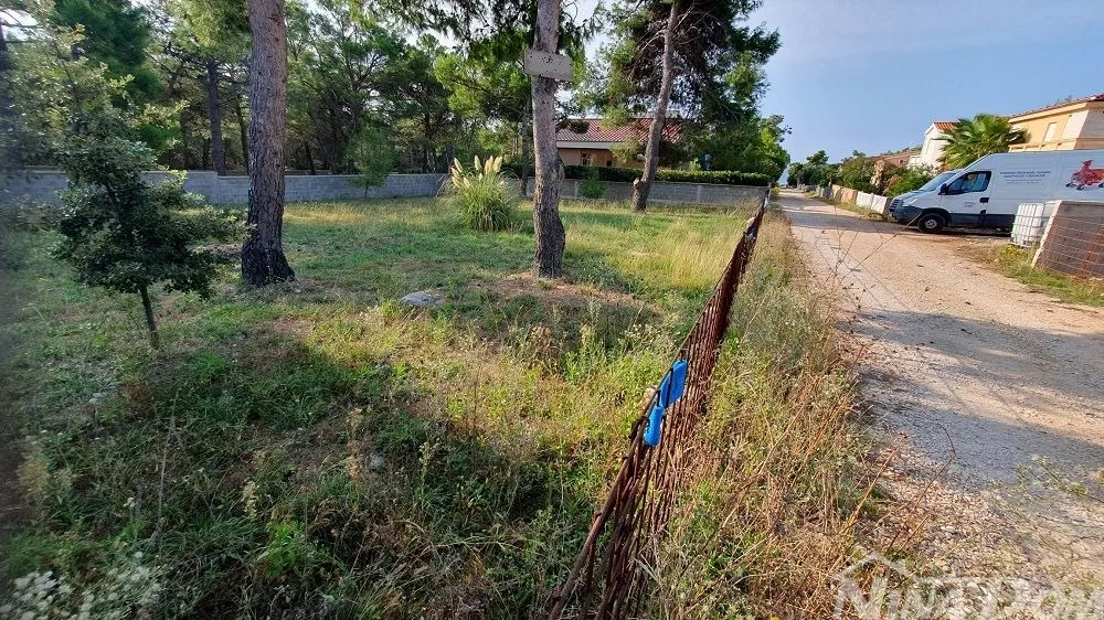Građevinsko zemljište 600 m2 južna strana potrebna izrada UPU plana - Vir, Vir