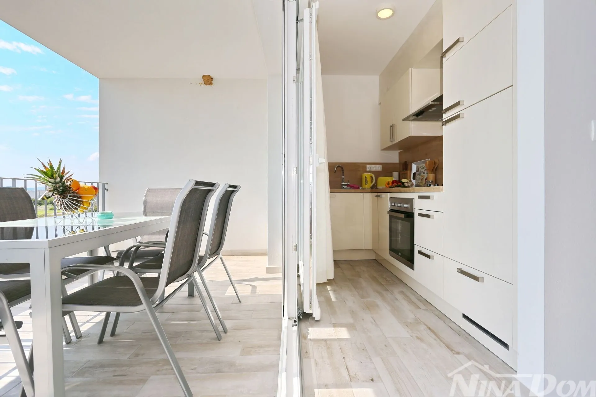 sukošan dvosoban komforan namješten apartman - slika 18