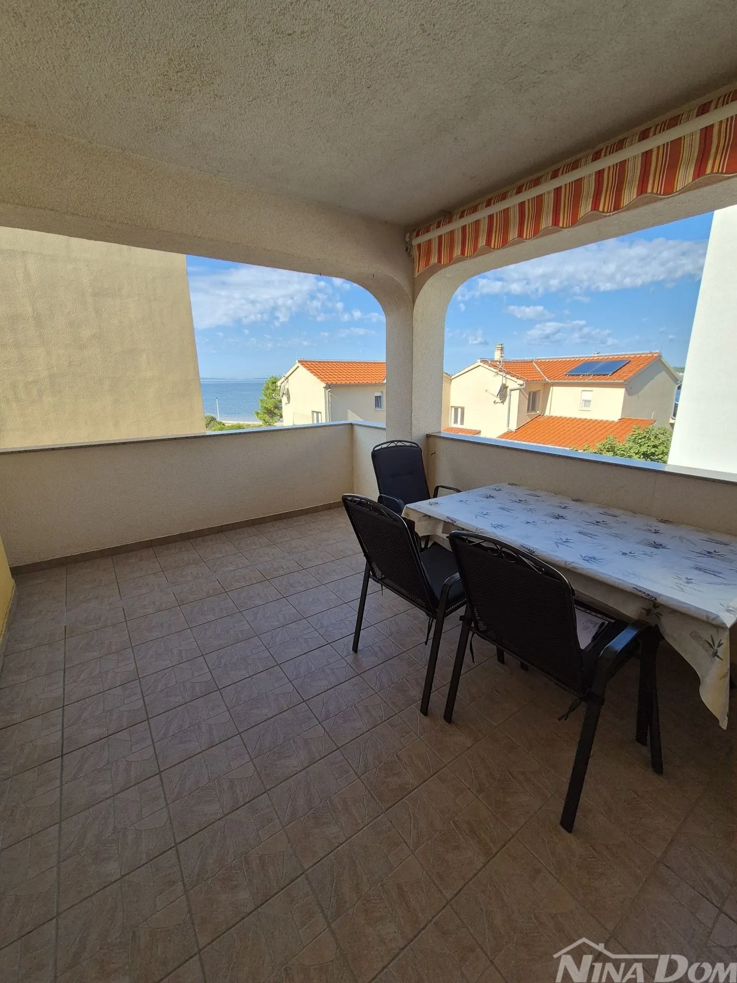 apartman 1 kat, južna strana 50 met.do mora s pogledom na more - slika 6
