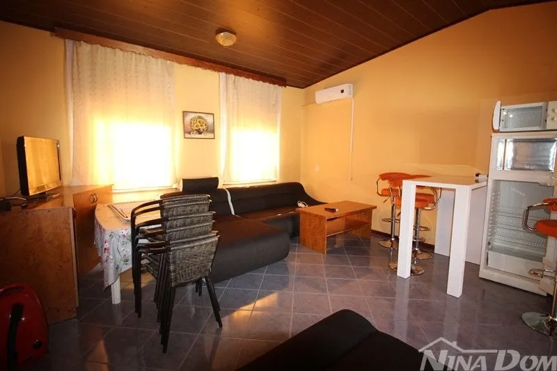 apartmanska kuća 4 stambene jedinice - slika 12