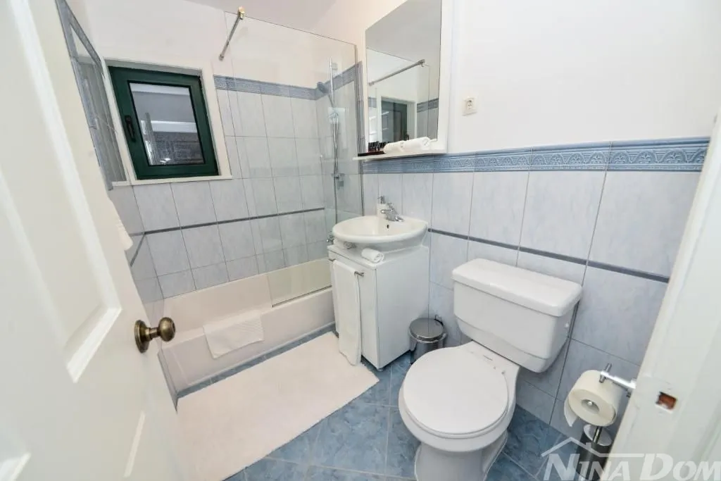 luksuzna villa sa bazenom ! 2 red do mora ! ekskluzivna lokacija - slika 8