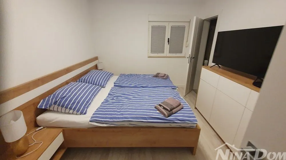 nekretnina s velikom okućnicom,teniskim terenom,bazenom, 45 m od mora - slika 22