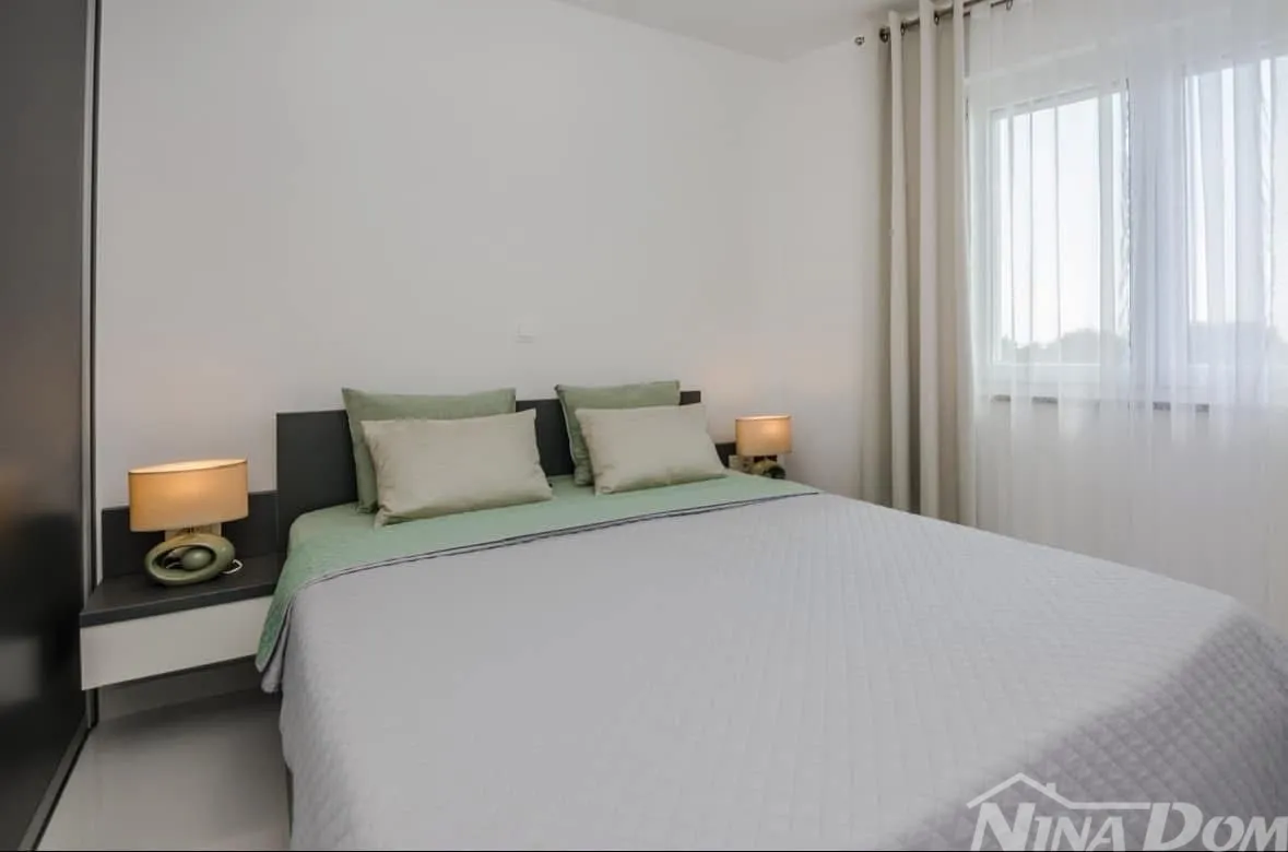 apartmanska kuća s tri stambene jedinice, kompletno opremljene. - slika 21