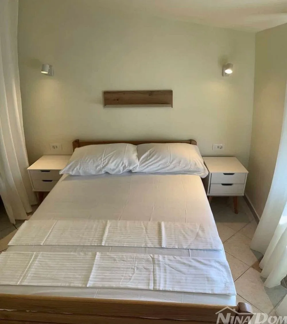 apartmanska kuća s 4 apartmana i građevinskom parcelom 60 met.do mora. - slika 8
