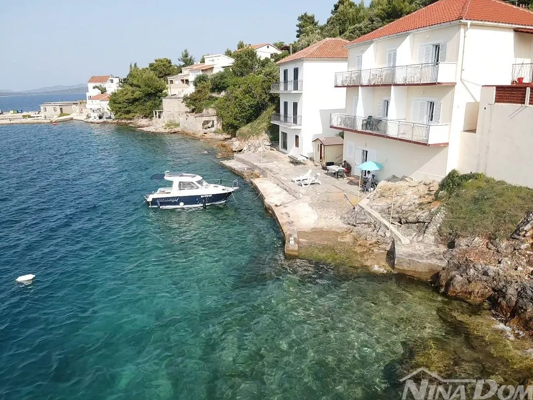 prvi red apartmanska kuća savar dugi otok - slika 10