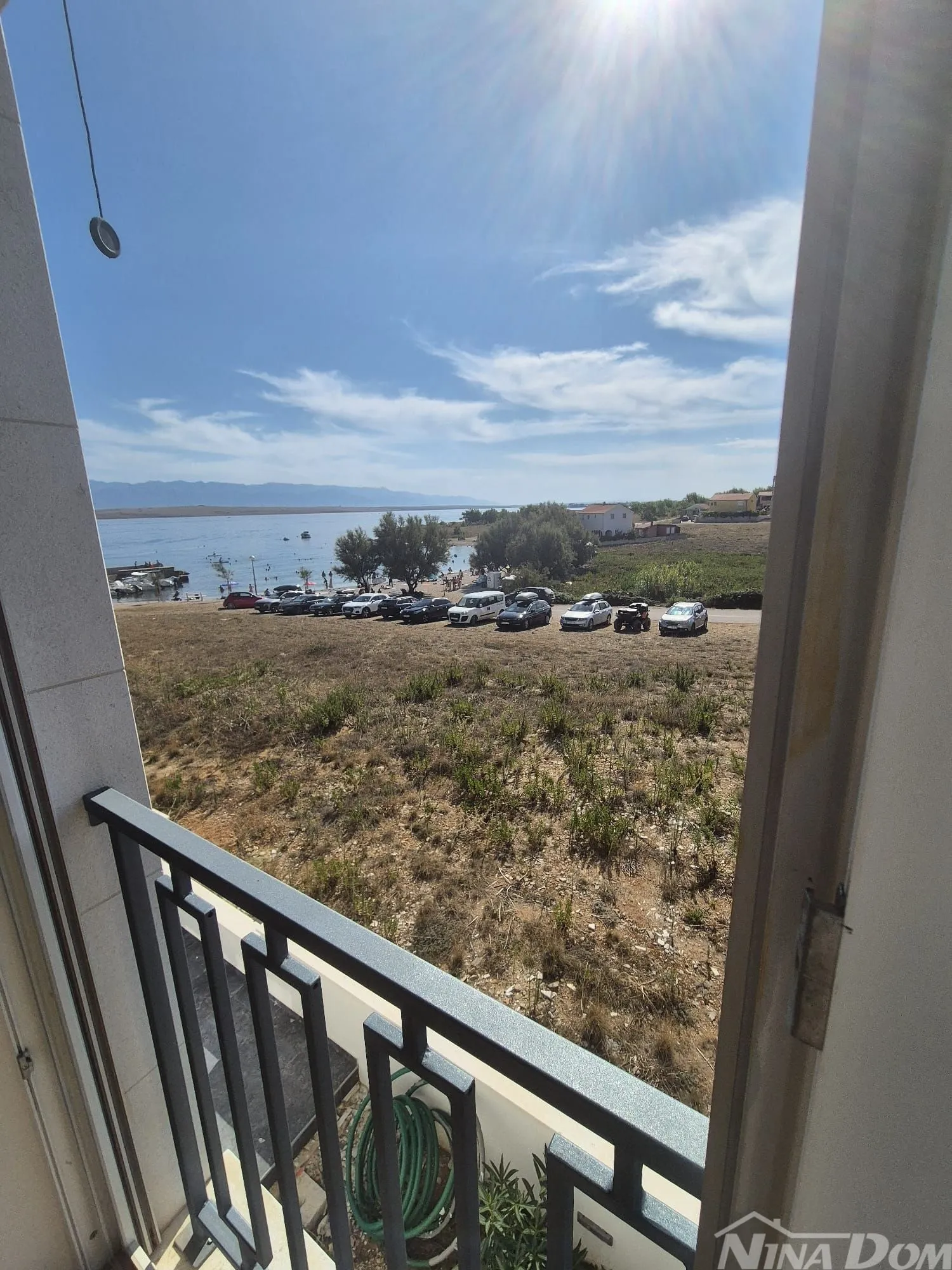 villa blizini mora, s bazenom u prizemlju i na krovnoj terasi. - slika 15