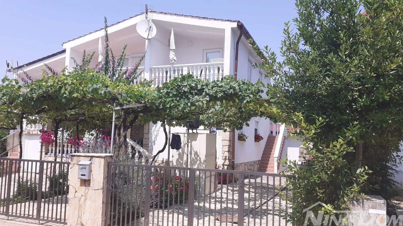 Apartmanska Kuća - Privlaka - 6 Apartmana - Sabunike, Privlaka