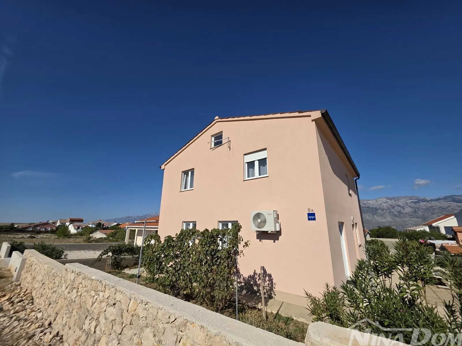 prodaja apartmanska kuća ražanac - slika 19